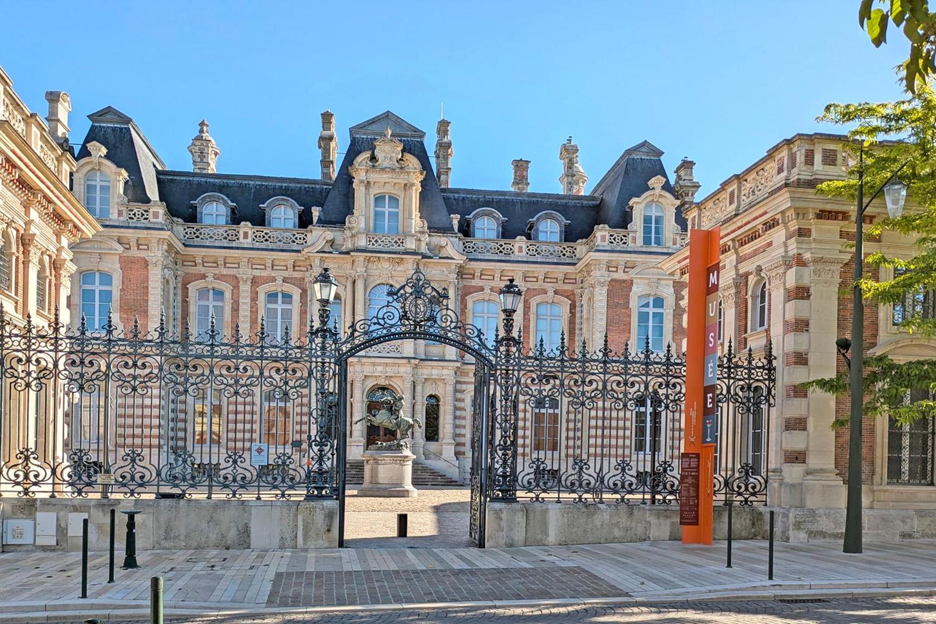 Maison A Deux Mains Ay-Champagne Exterior photo